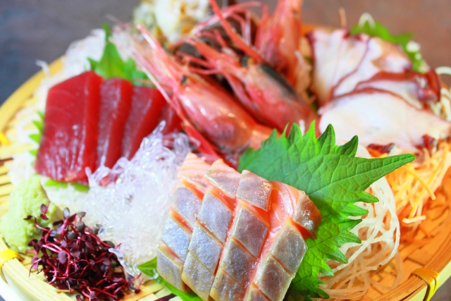 市場で仕入れた新鮮なお魚を提供致します